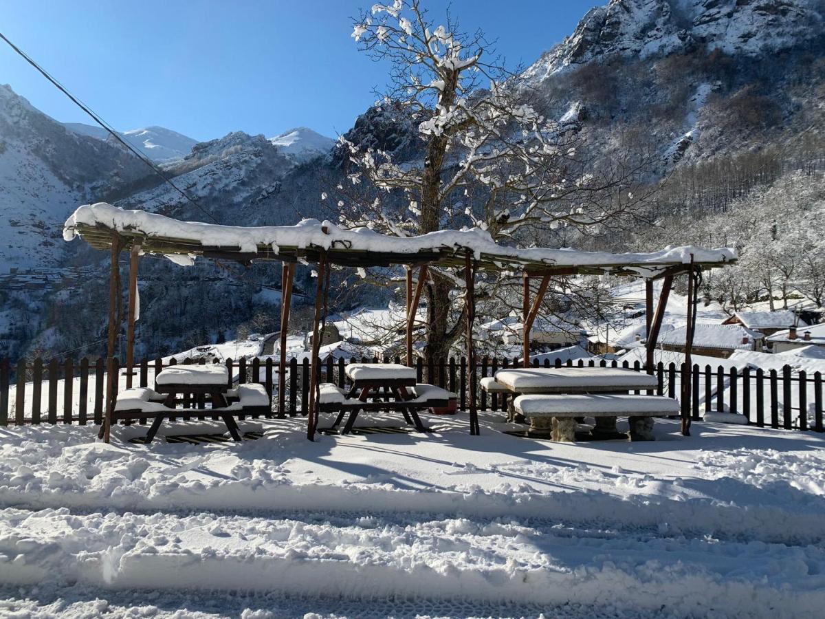 Hotel Rural El Sestil Dobres Esterno foto