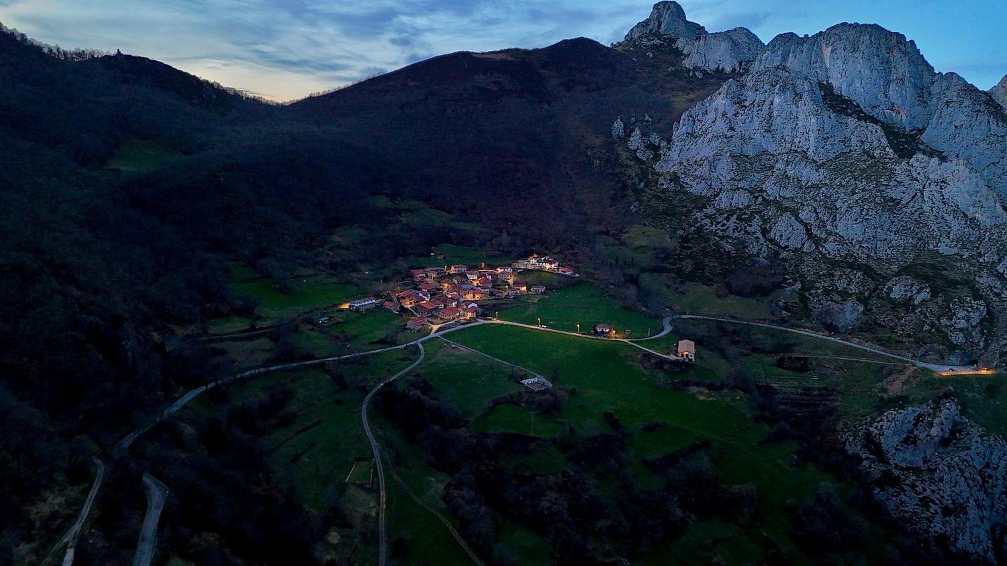 Hotel Rural El Sestil Dobres Esterno foto