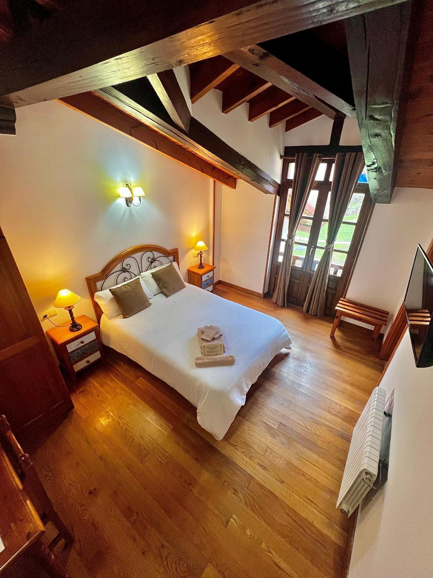Hotel Rural El Sestil Dobres Esterno foto