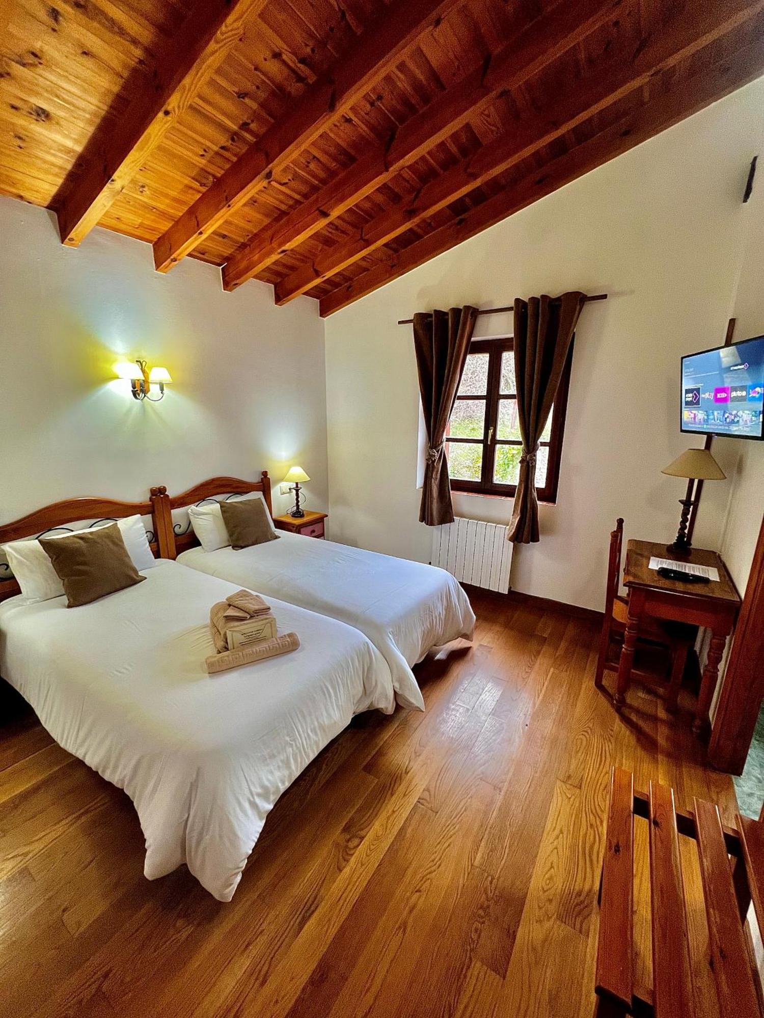 Hotel Rural El Sestil Dobres Esterno foto